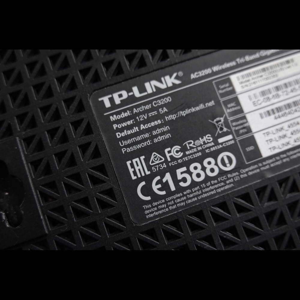 TP-Link Archer C3200 WIFI Router - Picture 7 of 8